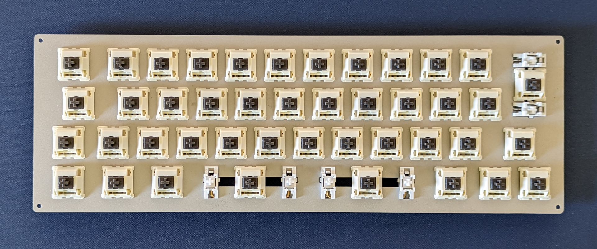 YL43 - Plate with Stabs and Switches