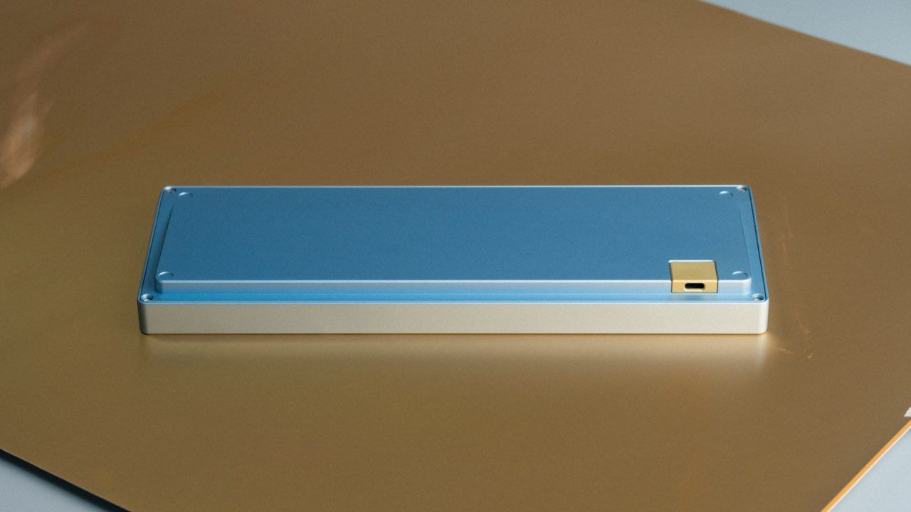 Martingale - Light Blue