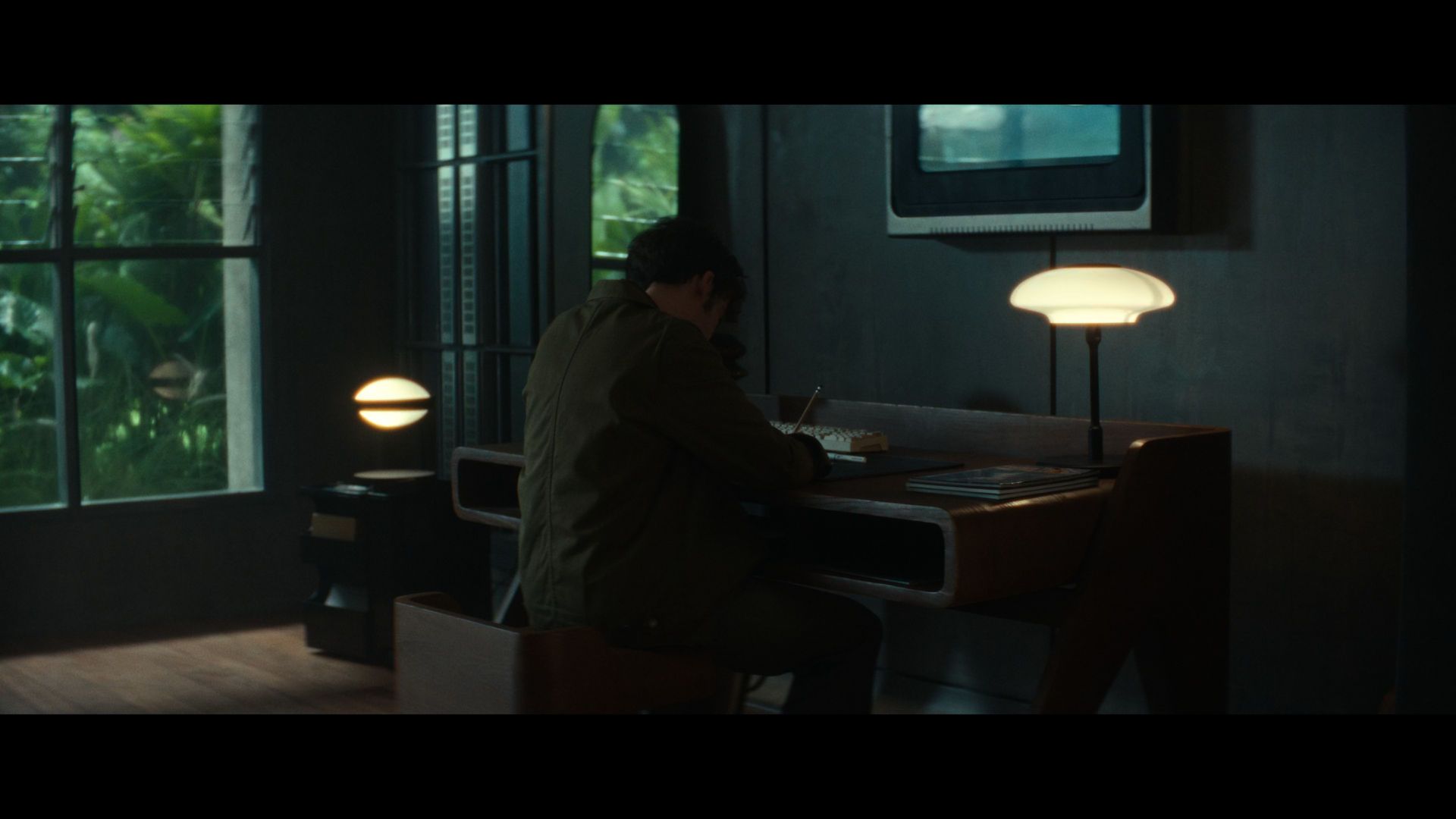 movie_spots_008_alien_earth_01.jpg