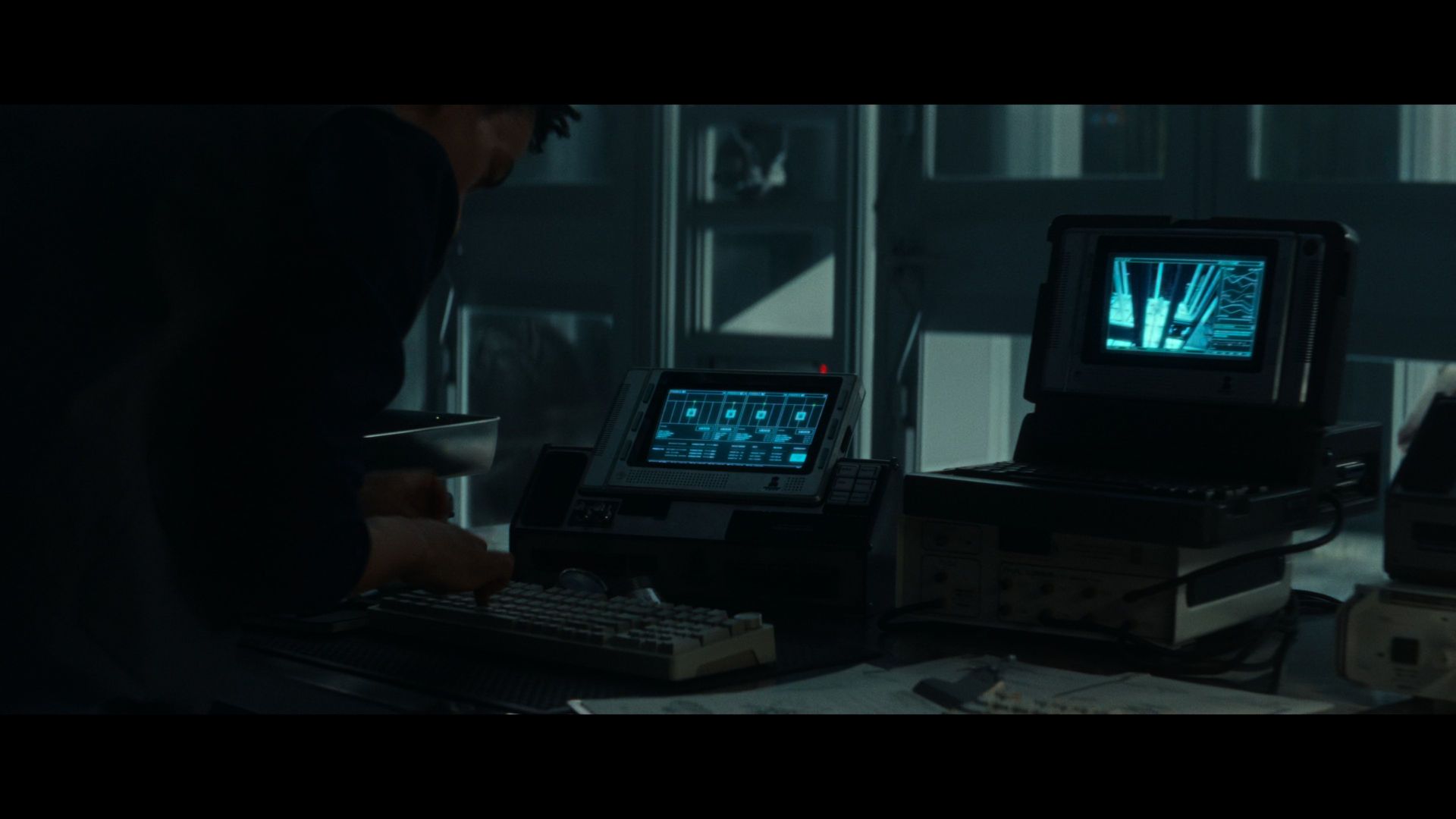 movie_spots_008_alien_earth_02.jpg