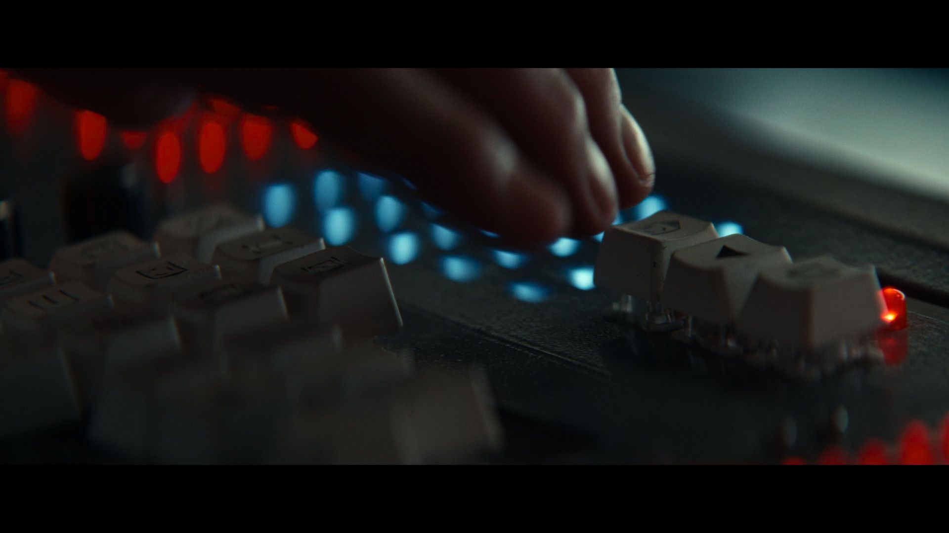 movie_spots_008_alien_earth_03.jpg