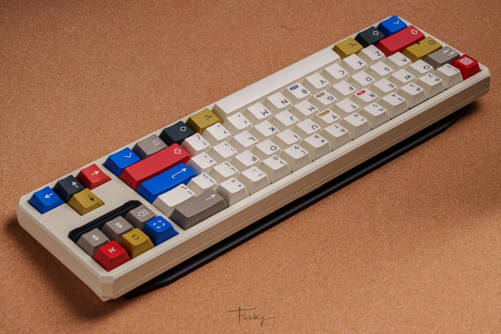 Infinite 70 by Graystudio